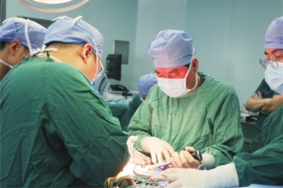 醫院成功救治一名強直性脊柱炎晚期患者