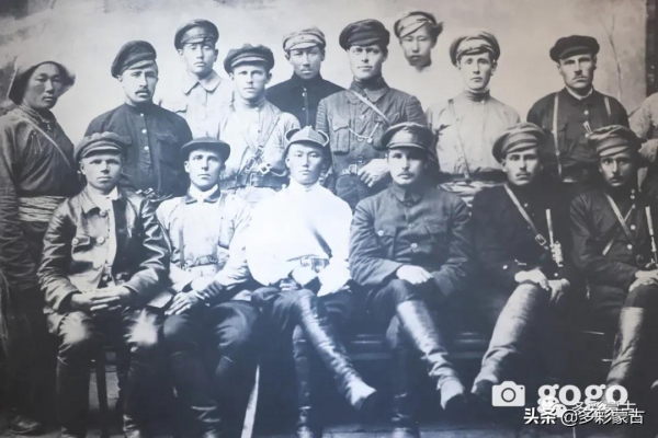 世紀曆史：蒙俄建交100週年圖片展