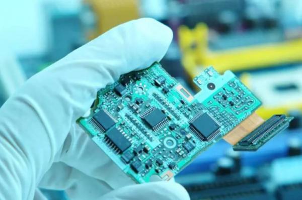 狂掃中國貨？油荒、氣荒、勞工荒，美英陷入供應鏈危機