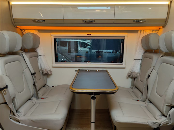 新款鉑馳帕亞尼依維柯房車,現車鉅惠直降十萬 新款鉑馳帕亞尼依維柯房車,現車鉅惠直降十萬