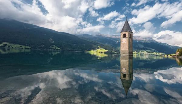 懸疑劇《水上鐘樓》的取景地 雷西亞湖中那孤獨鍾樓的前世今生