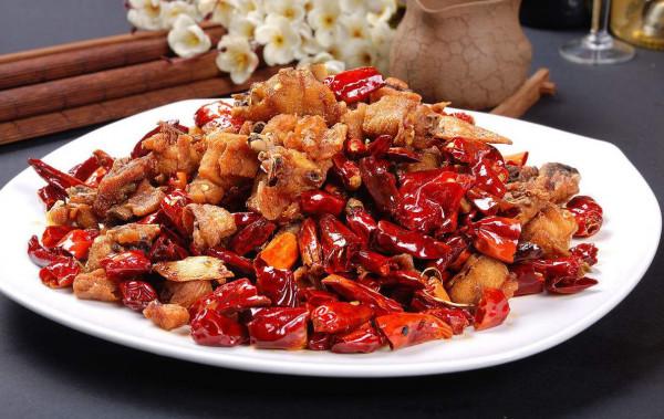 辣子雞的家常做法，越吃越上癮，香辣美味