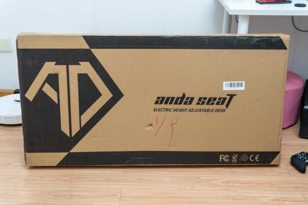 電競與人體工學的結合，電動升降桌必不可少