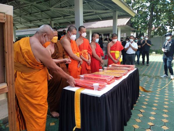 慘劇!泰國一男子在機場跑道跑步被飛機撞上 身體斷成兩截 慘劇!泰國一男子在機場跑道跑步被飛機撞上 身體斷成兩截