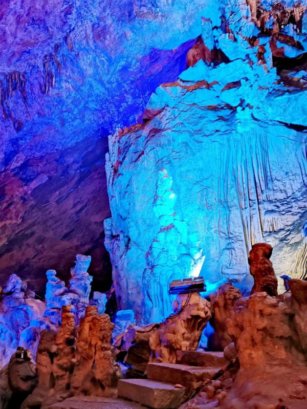 穿過瑤琳仙境,到了江西三清山(2021/05/30) 穿過瑤琳仙境,到了江西三清山(2021/05/30)