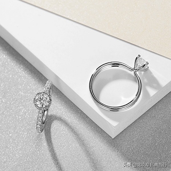 如何理智地選購鑽戒？