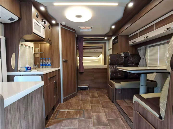 戴德自由風MAX房車,暢吹空調七天不斷電 戴德自由風MAX房車,暢吹空調七天不斷電