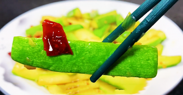 寒冬臘月易上火，別總吃大魚大肉，常吃12種鹼性蔬菜，潤燥還去火