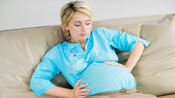 孕期堅持吃燕窩，漂亮媽媽不止保養10個月