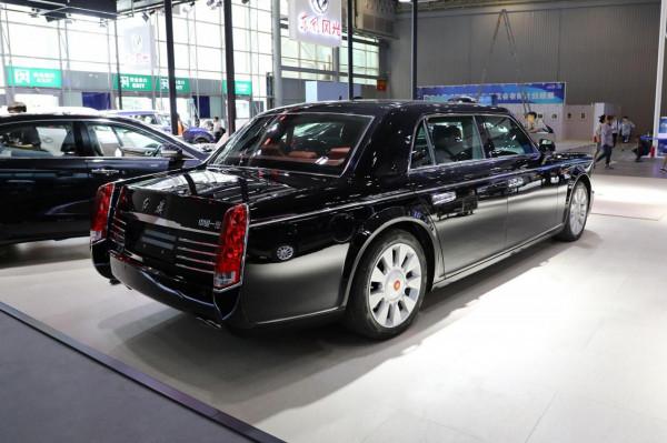 外觀大氣有型，國產豪車，紅旗L5的表現具體如何？