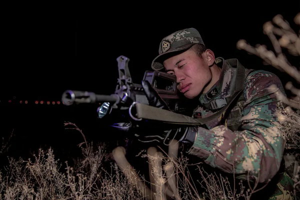 六中全會精神在軍營｜瞄準未來戰場，火箭軍某部組織跨區域合成演練