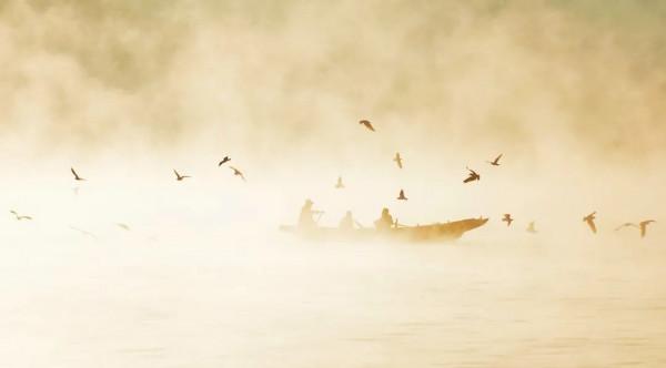 快來，瀘沽湖的冬日精靈，想和你交個朋友！