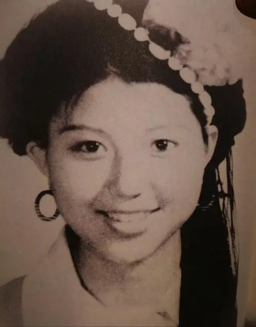 楊二車娜姆：和外交官相戀7年，成名後為母親蓋房，56歲未婚無子