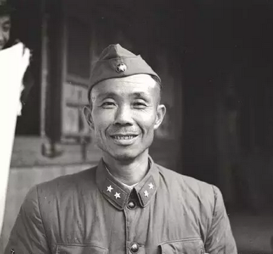 他保護毛主席15年，毛主席逝世後，又保護葉劍英10年，至今仍在世