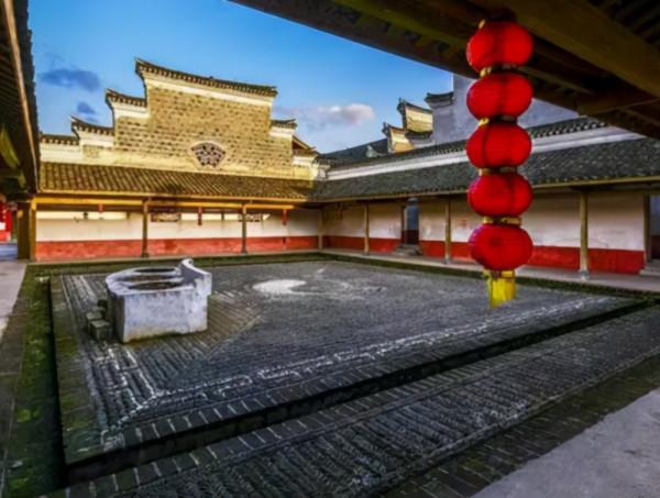 湖南再現“鉅富豪宅”,主人曾妻妾成群,距縣城5小時車程 湖南再現“鉅富豪宅”,主人曾妻妾成群,距縣城5小時車程