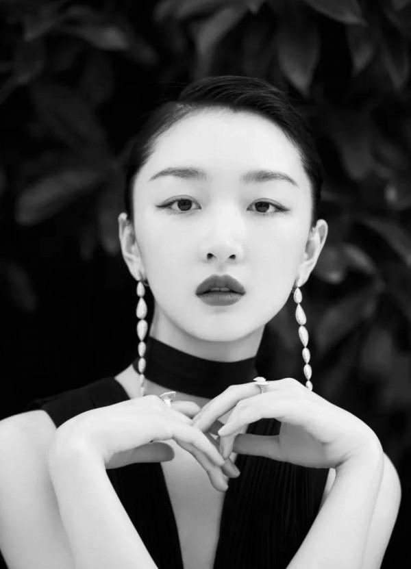 周冬雨的臉一上鏡就是高階電影臉