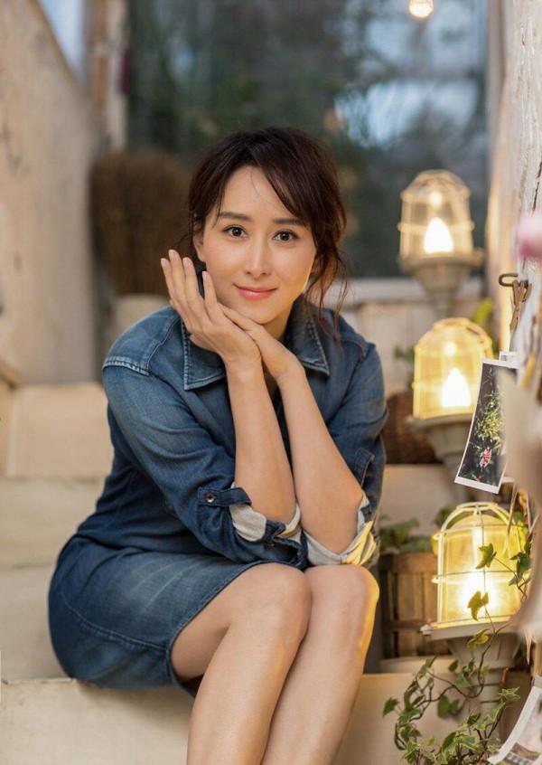 “情史乾淨”的胡靜，能嫁入豪門僅僅只是因運氣好？真沒那麼簡單