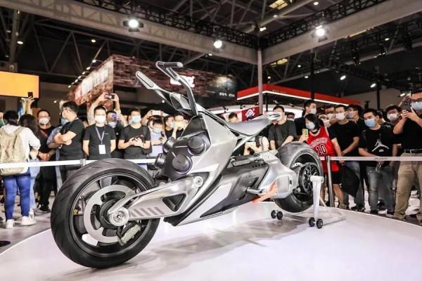 這三臺絕對是本屆摩博會最帥、最霸氣、最科幻的，國產未來可期