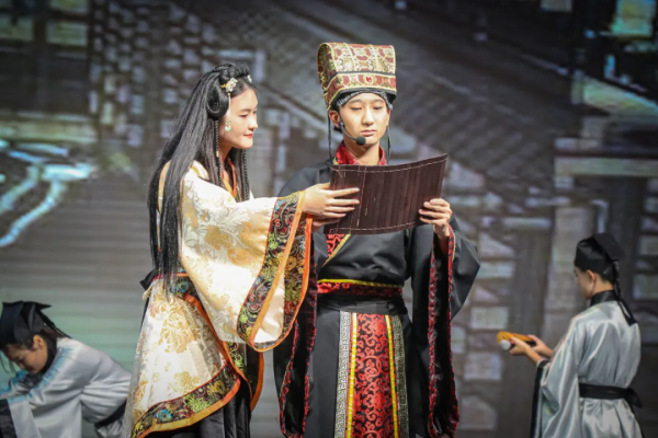 暖心!西譯中秋晚會高畫質大圖回顧 暖心!西譯中秋晚會高畫質大圖回顧