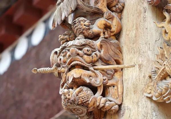 不出戶，知天下；不窺牖，見天道