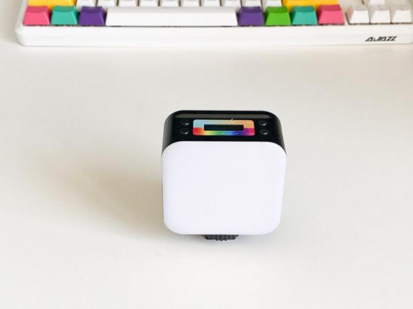 隨身裝口袋,助你拍下原生色彩,斯莫格雙面補光燈 隨身裝口袋,助你拍下原生色彩,斯莫格雙面補光燈