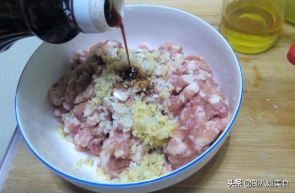 汆肉丸這麼做,肉嫩香味濃,個個煮不散,教您詳細做法,快來學 汆肉丸這麼做,肉嫩香味濃,個個煮不散,教您詳細做法,快來學