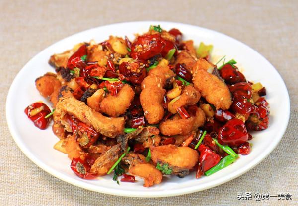 香辣魚怎麼做酥到骨頭裡,用廚師長的做法,焦酥入味,香辣夠味 香辣魚怎麼做酥到骨頭裡,用廚師長的做法,焦酥入味,香辣夠味