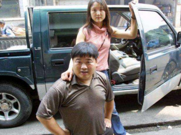 唐毅:7歲失去雙腿,21歲借300元創業,如今資產上億、娶妻生子 唐毅:7歲失去雙腿,21歲借300元創業,如今資產上億、娶妻生子