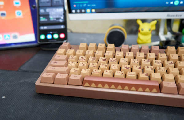 生活就像一盒巧克力，黑爵巧克力機械鍵盤體驗測評