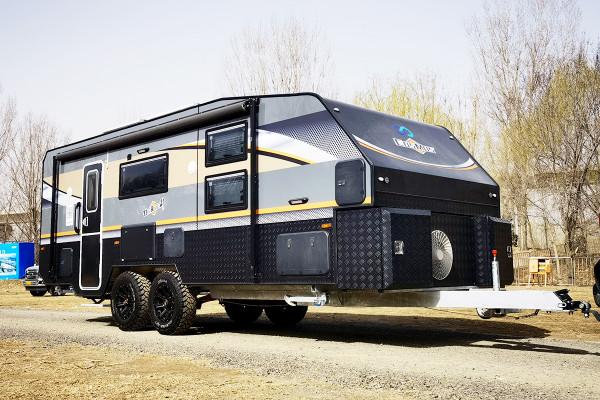 五星級拖掛房車！雙軸獨立懸掛＋乾溼分離衛生間，科斯大黑牛拖掛