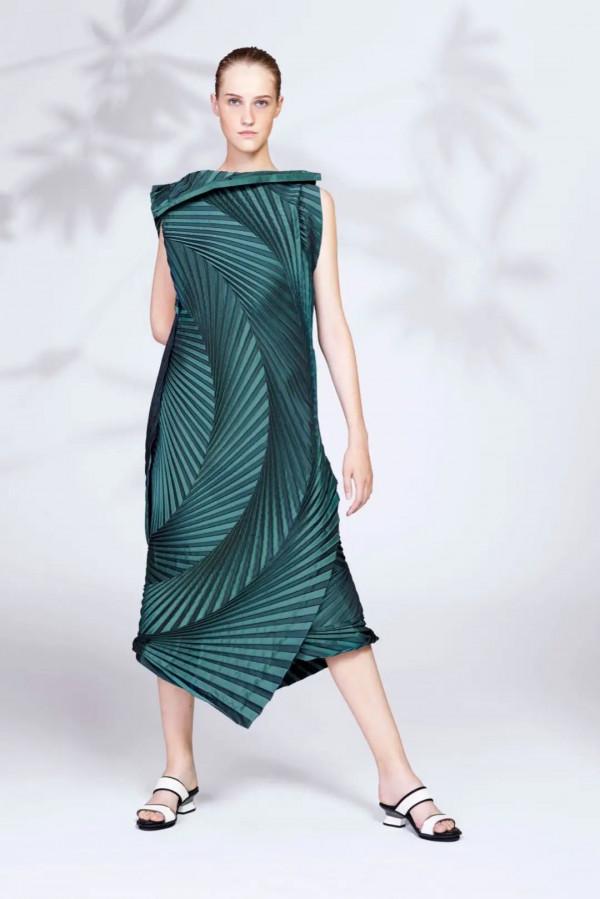 三宅一生｜他鐘愛褶皺，輪廓，解構，將時尚變成藝術