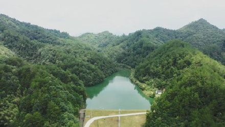 宛若世外桃源!這一湖碧水太治癒了 宛若世外桃源!這一湖碧水太治癒了