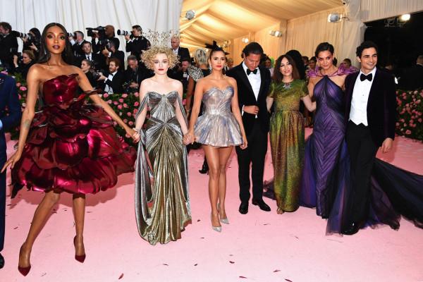 好萊塢女星最愛的設計師！紅毯之王仙女裙+銀河禮裙設計超耀眼