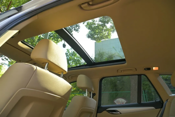 十萬買二手SUV寶馬X1,人車合一,到手即開 十萬買二手SUV寶馬X1,人車合一,到手即開