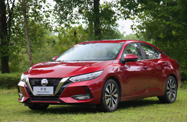 四大轎車“年度銷冠”鎖定：凱美瑞或取代雅閣，寶馬5系稱王！