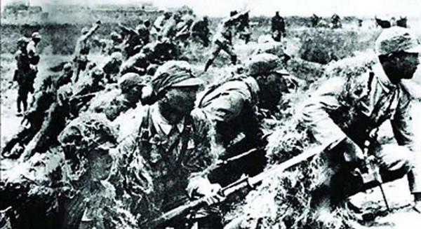 為軍長守墓47年,80歲終盼來英雄後人:為英雄守墓,我不能食言 為軍長守墓47年,80歲終盼來英雄後人:為英雄守墓,我不能食言