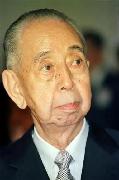 日本這兩所大學走出了26位日本首相,看看他們學的是什麼專業 日本這兩所大學走出了26位日本首相,看看他們學的是什麼專業