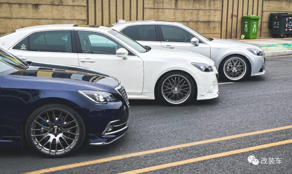 簡約又不失內涵的日規14代目豐田皇冠，只是為了完成兒時的夢