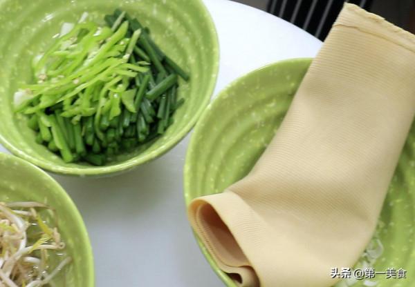 春捲這樣做超簡單,幾張豆腐皮一卷一炸,鮮香可口,零食都解決了 春捲這樣做超簡單,幾張豆腐皮一卷一炸,鮮香可口,零食都解決了