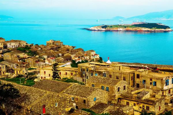 9月去正好！適合小住幾日的8座絕美古鎮，人少景美，清幽安逸