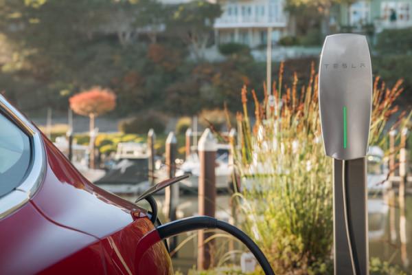 鄭州超40萬輛車被淹！特斯拉防止全損車流入市場：3月份上牌Model 3，被淹後一口價7.5萬