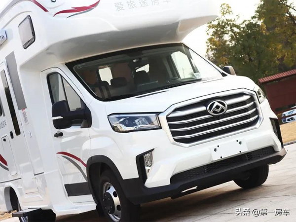 高性價比房車！愛旅途2022款大通V90C，800鋰電800太陽能配置合理
