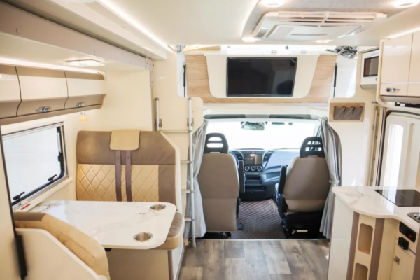 旌航2021星艦款 進口依維柯底盤 大額頭雙拓展 高階材質精緻範兒 旌航2021星艦款 進口依維柯底盤 大額頭雙拓展 高階材質精緻範兒