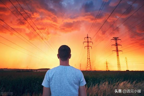 人最清醒的活法，是笑著後退