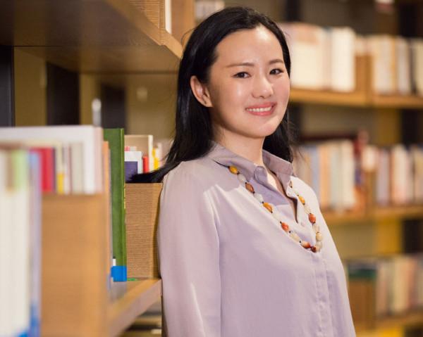 80歲網紅奶奶活成“少女”，粉絲千萬：愛自己的女人，會發光