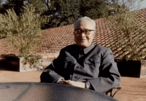 沈從文為追求張兆和,4年寫500多封情書,為何婚後一年就出軌? 沈從文為追求張兆和,4年寫500多封情書,為何婚後一年就出軌?