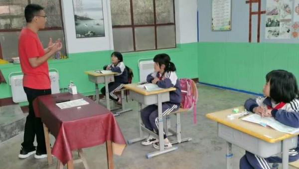 90後教師為何逃離教培機構,追夢鄉村教育 90後教師為何逃離教培機構,追夢鄉村教育