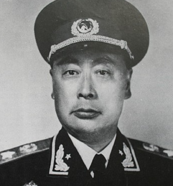 1947年孟良崮戰役，許世友怒摔粟裕電話，戰後不出來，怕被陳毅罵