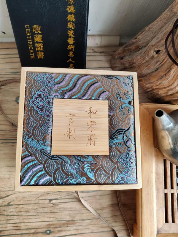 和宋府官制-汝窯蓋碗,憑什麼賣那麼貴?開箱測評 和宋府官制-汝窯蓋碗,憑什麼賣那麼貴?開箱測評