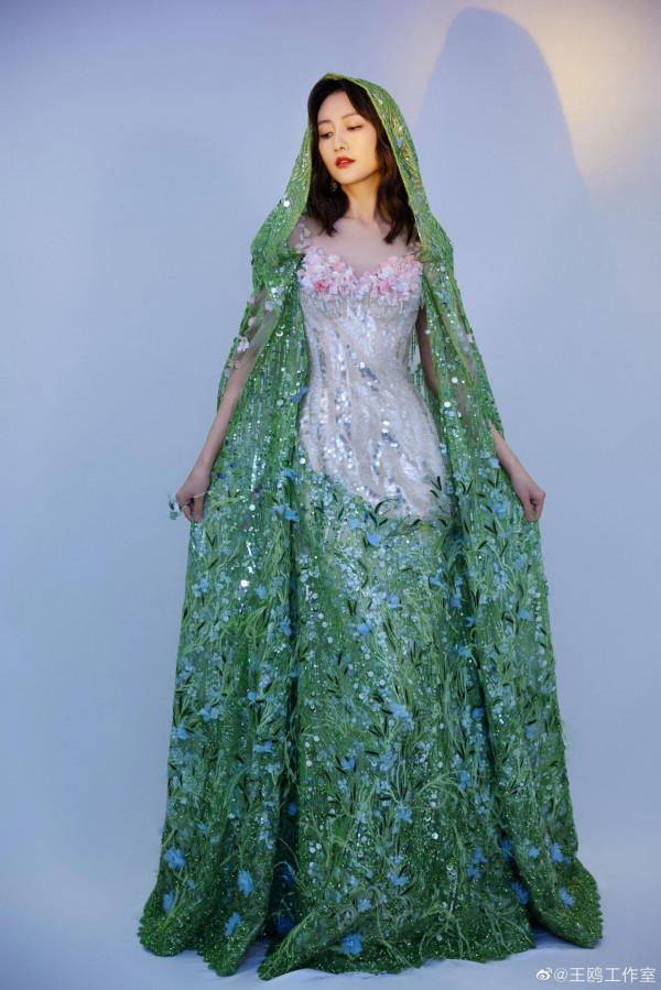 被王鷗關曉彤傅菁的花心舞臺擊中了啊～是心動啊！北京臺春晚